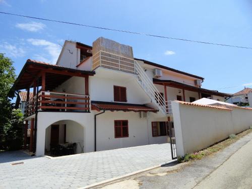 Apartments Davor