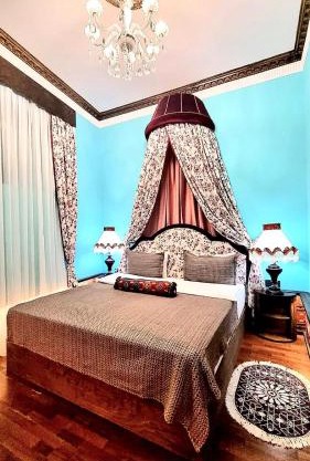 Apartments History 1870