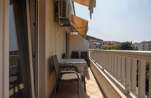 Apartments Ivo (36191-A3) - Makarska