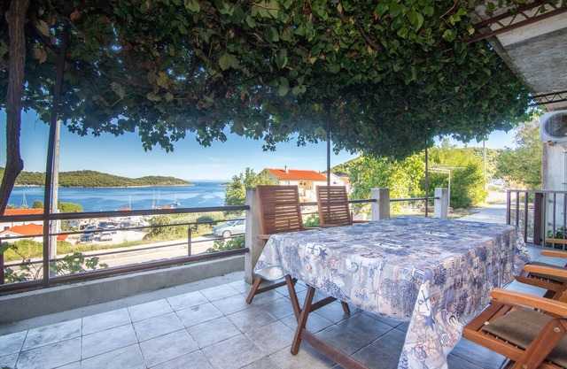 Apartments Jakša (72821-A1) - Vis - island Vis