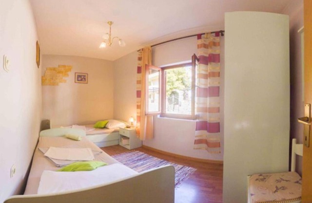 Apartments Jukica - Three Bedroom Apartment With Sea View