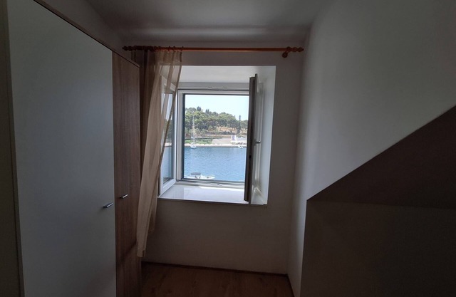 Apartments Neptun (101461-A2) - Maslinica