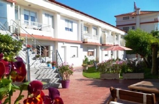 Apartments Rodeiramar 2A for 6 people