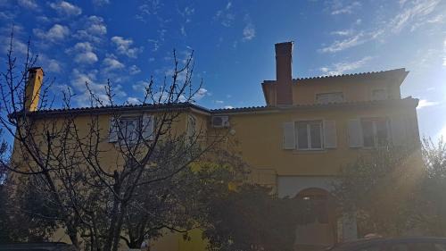 Apartments with parking space Liznjan, Medulin - 17974