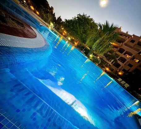 Aphrodite Gardens Modern Apartment