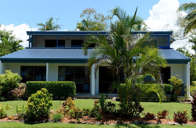 Apollo Jewel Beachfront Apartments