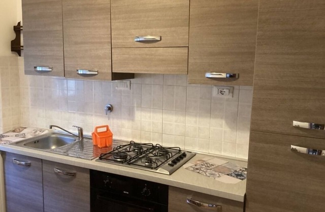 App. con due camere: 4 posti letti, bagno e cucina attrezzata a 200 m.ospedale G