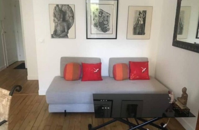 Appartement Contemporain Entièrement Rénové Récemment, Élégant et Lumineux