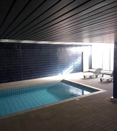 Appartement 2 pieces 40 m2, dans hyper centre, avec piscine au rez de chaussee