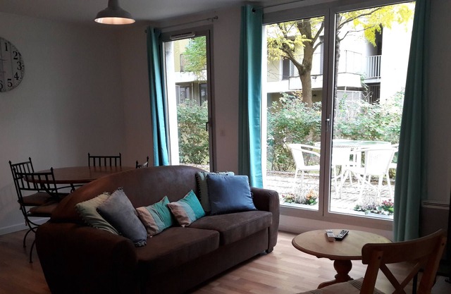 Appartement avec parking proche gares Grand Palais