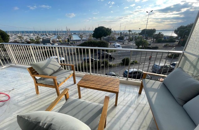 Appartement bord de mer avec piscine