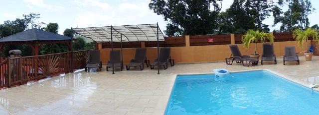 Appartement charmant à Deshaies avec piscine partagée, 46 m².