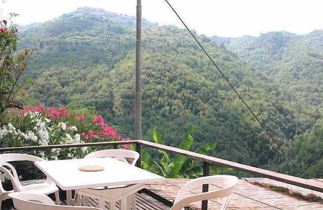 Apricale - Southfacing Holidayflat with lovely Terrace (4 Persons / 1 Bedrooms)