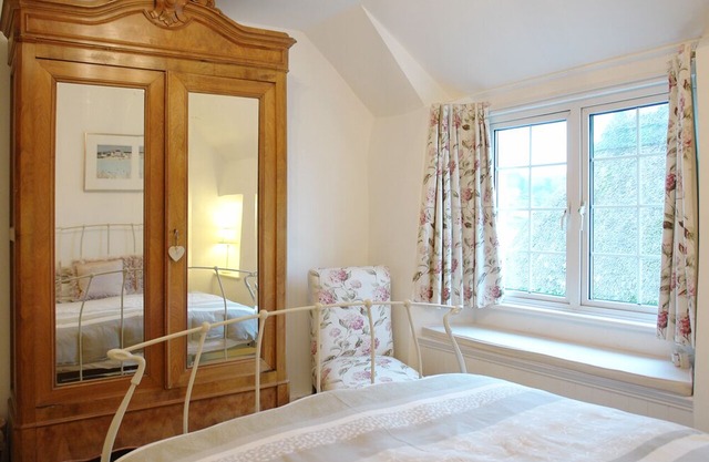 April Cottage, COVERACK