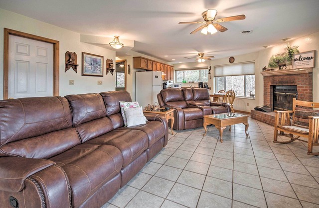 Apt in Pisgah Nat’l Forest! Fireplace + Mtn Views