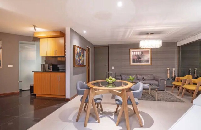 Apt near el tesoro w/ wonderful view of the city