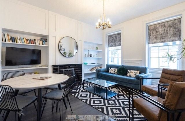 Aquila House: 2 Bed Victorian Apartment