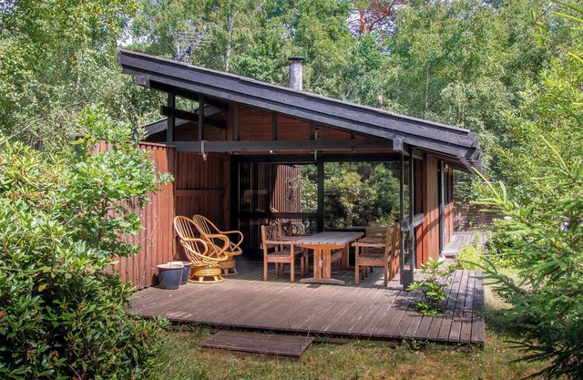 Architect‑designed 1976 summer house near beach