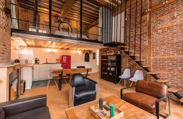 Architect-designed 3-bedroom duplex