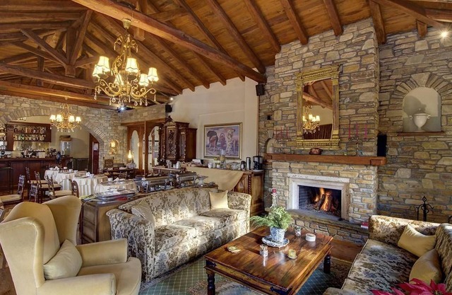 Archontiko Polyzos 11 Manolia