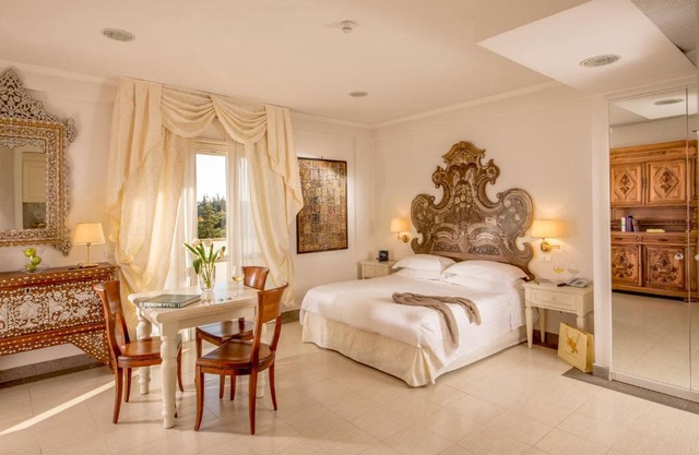 Arcom Palace 