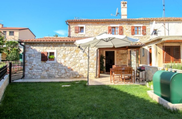 Ariana A4 - Two Bedroom Chalet, Sleeps 4