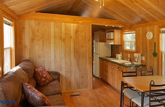 Arrowhead Camping Resort Deluxe Cabin 4