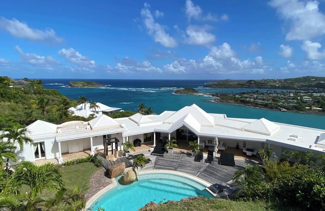 Arrowmarine in Montjean by Personal Villas - Elegant Decor and Great Ocean Views