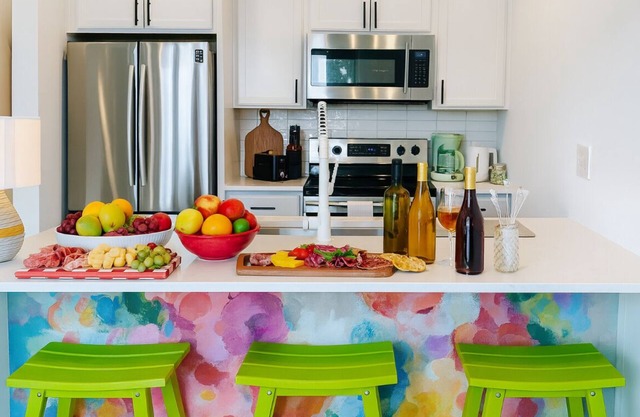 Artsy/Cozy/King Bed/Gym/Elevator