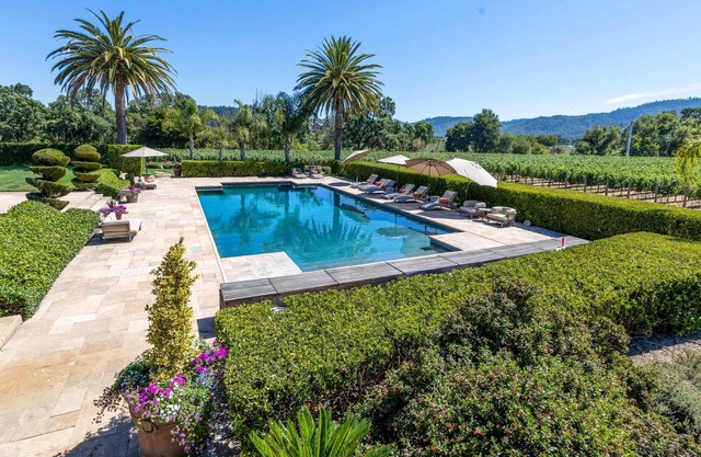 Ashe Vineyard House - Beautiful Home on a Vineyard in Yountville