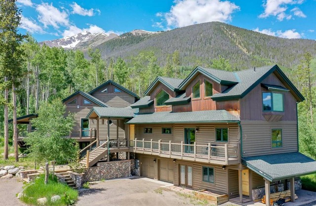 Aspen Hollow Lodge w/Hot Tub + Fire Pit