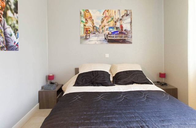 At the gates of Beauval Zoo