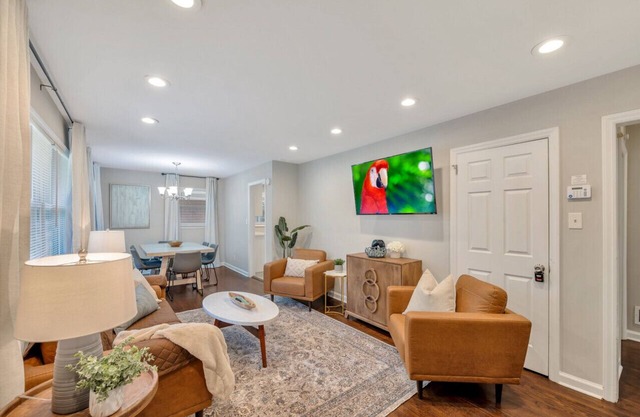 ATH - Sleeps 6 - 3 Beds - Fenced/Pet friendly - Pasade