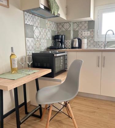 Athenian Loft with urban view!