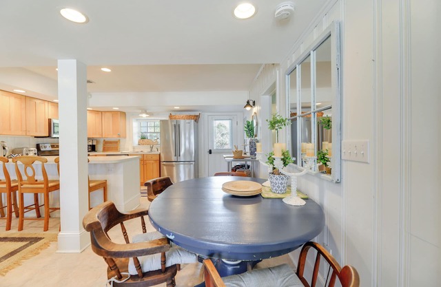 Atlantic Beach Condo - Walk to Beaches!