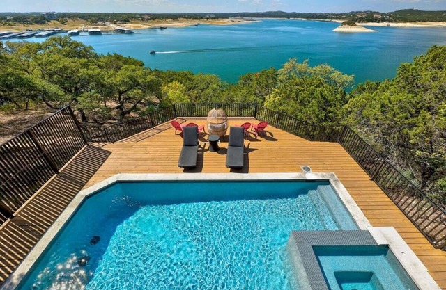 Atlantis on Lake Travis - Pool/Hot Tub/Dock
