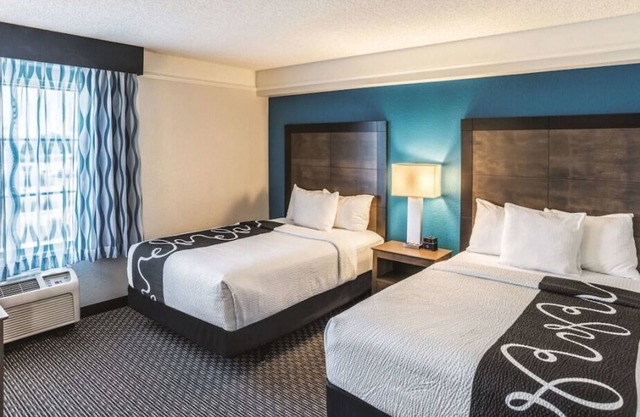 Attractions Nearby! 3 Convenient Units, Pet-Friendly, Free Breakfast, Pool