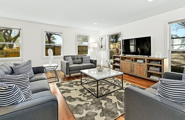 ATX Modern - Charm