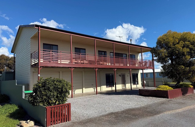 Aurora - Close to beach! Off Peak Special available!