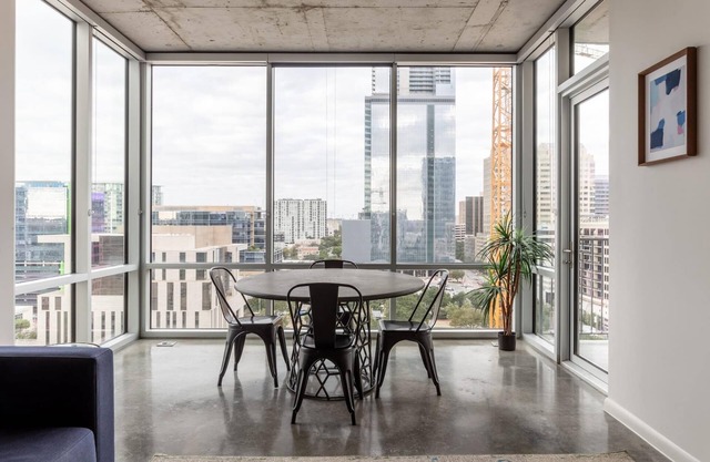 Austin Remarkable 1BD 1BA 2nd Street District Apartment