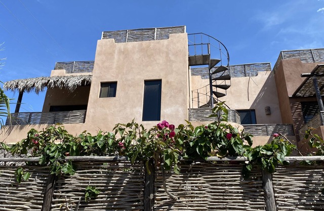 Authentic 3-story Mexican Villa with Rooftop Views - 5 min from the beach!