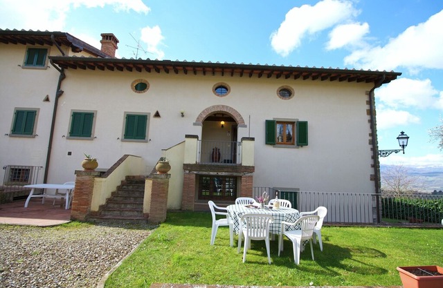 Authentic farmhouse with pool, jacuzzi, playground, garden