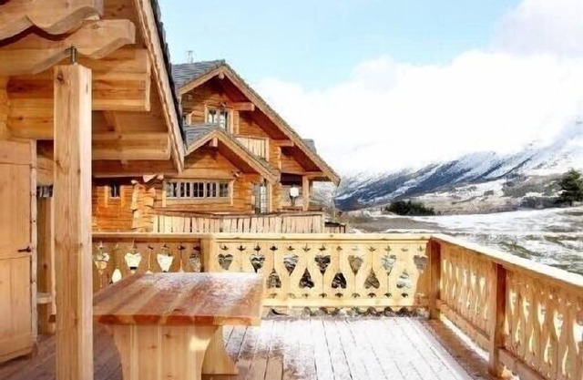 Authentic mountain chalet, view of the mountains, 13 people, high standing
