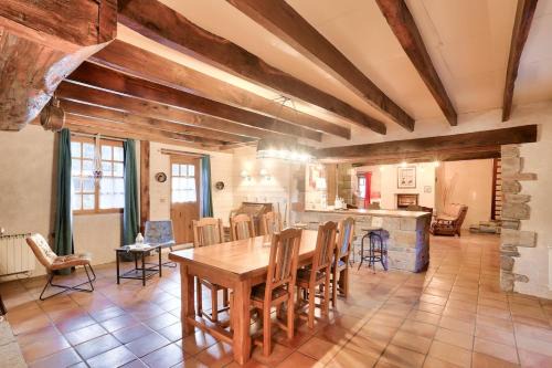 Authenticity & Relaxation Longère with Wooded Park