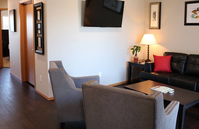Autumn Leaf Suites - Apartment, 2 Bedrooms