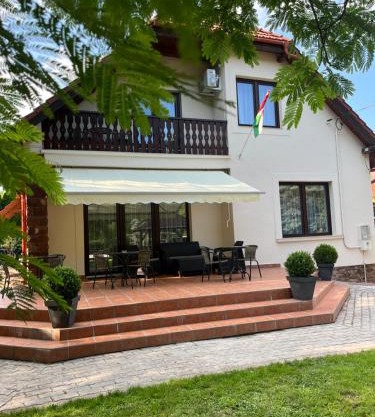 Aventurin House *