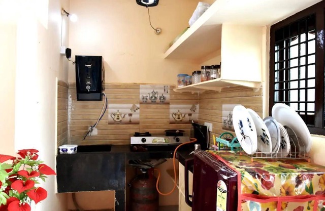 AVN301 - Lovely 1 Bedroom, AC, Wifi, Kitchen set