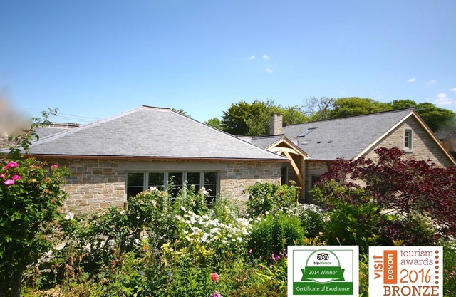 Award winning Cottage by the sea Tennis/SFast WIFI/Dogs/Jacuzzi 400m to beach