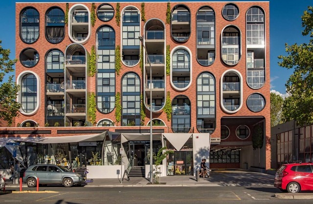 Awesome Brooklyn Inspired Stay - Mt Ainslie View