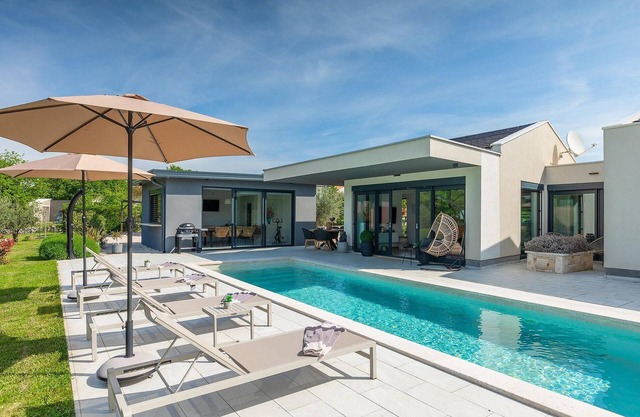 Awesome home in Sveti Petar u Sumi